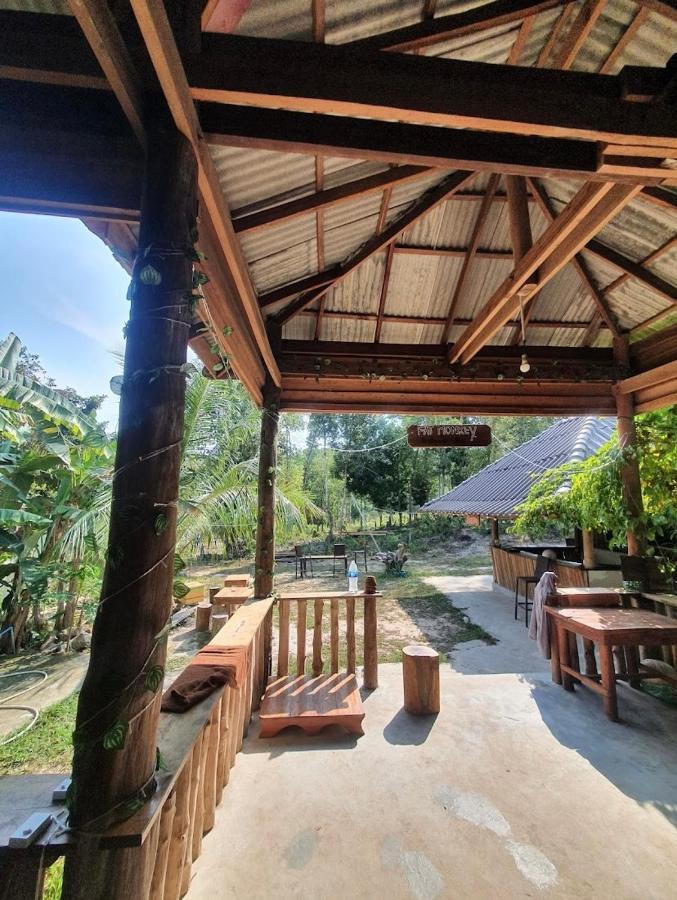 Fat Monkey Hostel Kaoh Touch Exterior foto